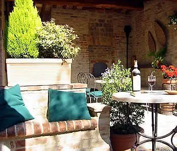 L'aia Country Holidays منزل ريفي